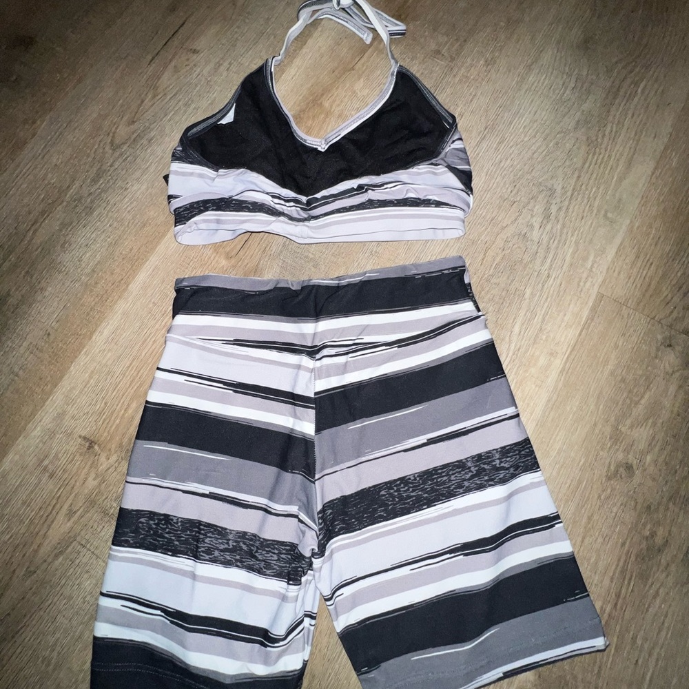 LICI OUTFIT - Picture 2 of 2